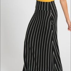 Maxi skirt with pockets
